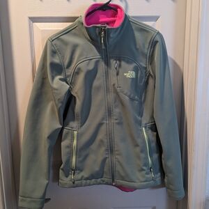 Small The North Face Shell